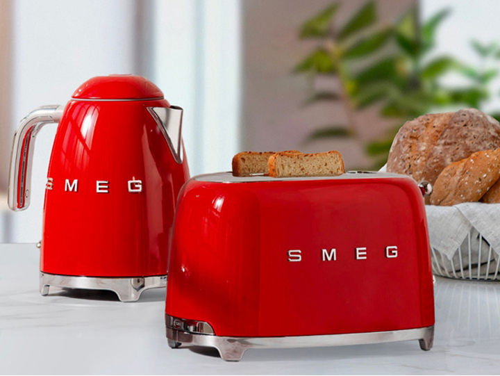 Cookaway x Smeg: WIN a Retro Breakfast Set & Recipe Kit Bundle Worth £400!